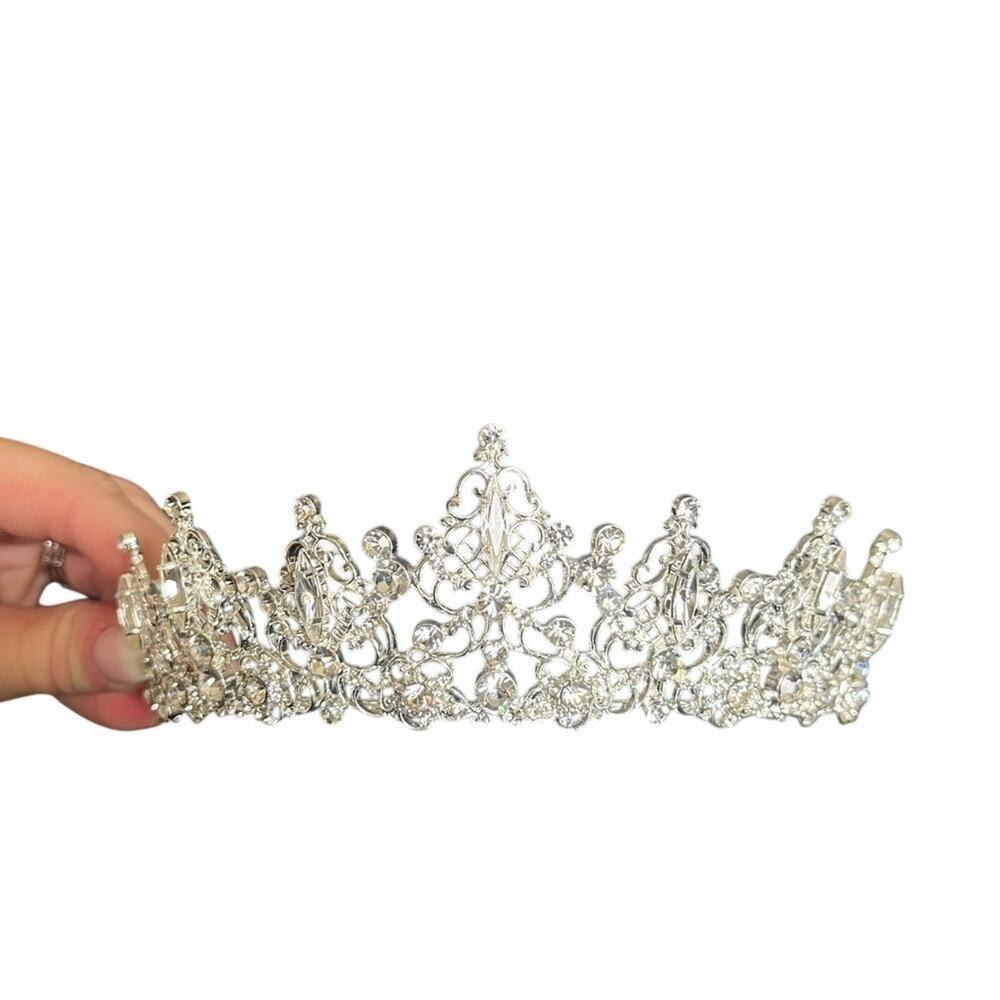 EN VOGUE BRIDAL Rhinestone Tiara T2006 Rhodium Plated Wedding Crown - Picture 3 of 6